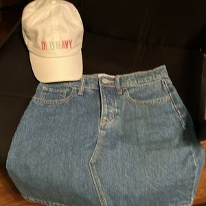 Girls Old Navy Denim Skirt size L (10-12) + FREE Hat